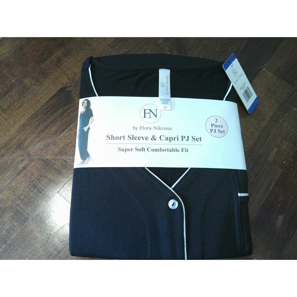 Flora Nikrooz Pajama Set Women L Black NEW Short Sleeve Capri 2 Piece 1620411